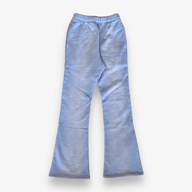 purple-brand-hwt-flc-flared-pant-dutch-canal-cutout-wordmark-sneaker