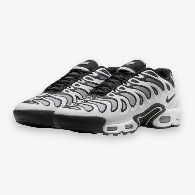 【新品】Nike AirMax Plus ホワイト/ブラック 23 センチ Nike Air Max Plus Drift White Black Metallic Silver FD4290-101