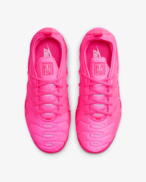 vapormax plus hyper pink