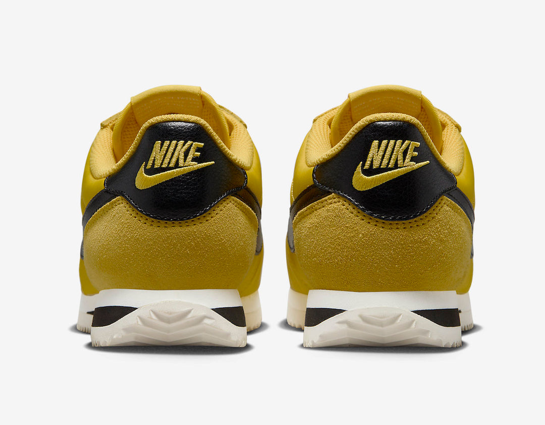 ダン Amazon.com | Nike Cortez Women's Shoes (DZ2795-702, Yellow Ochre