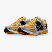 NIKE ZOOM VOMERO 5 PHOTON DUST/BLACK-UNIVERSITY GOLD FB9149-002