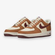 NIKE AIR FORCE 1 '07 LV8 LT BRITISH TAN/BURGUNDY CRUSH FQ8713-200