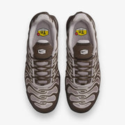 W NIKE AIR MAX PLUS DRIFT BAROQUE BROWN/PLATINUM VIOLET-EARTH FV4081-200