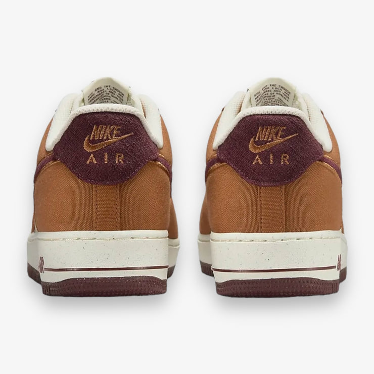 NIKE AIR FORCE 1 '07 LV8 LT BRITISH TAN/BURGUNDY CRUSH FQ8713-200