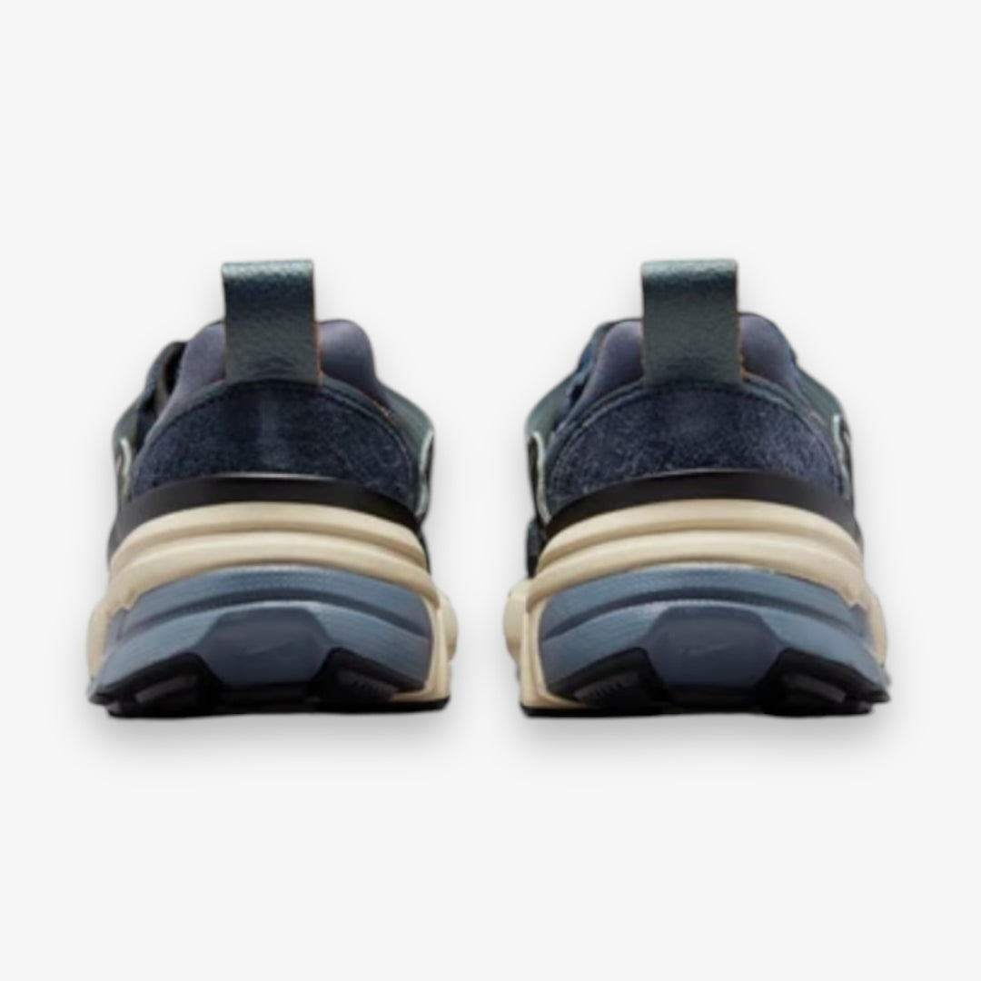 Womens Nike V2K Run THUNDER BLUE/CHROME-LIGHT CARBON-BLACK FN6703