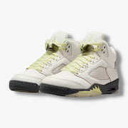 wmns Air Jordan 5 Retro "Luminous Green and Sail" IM7592-130