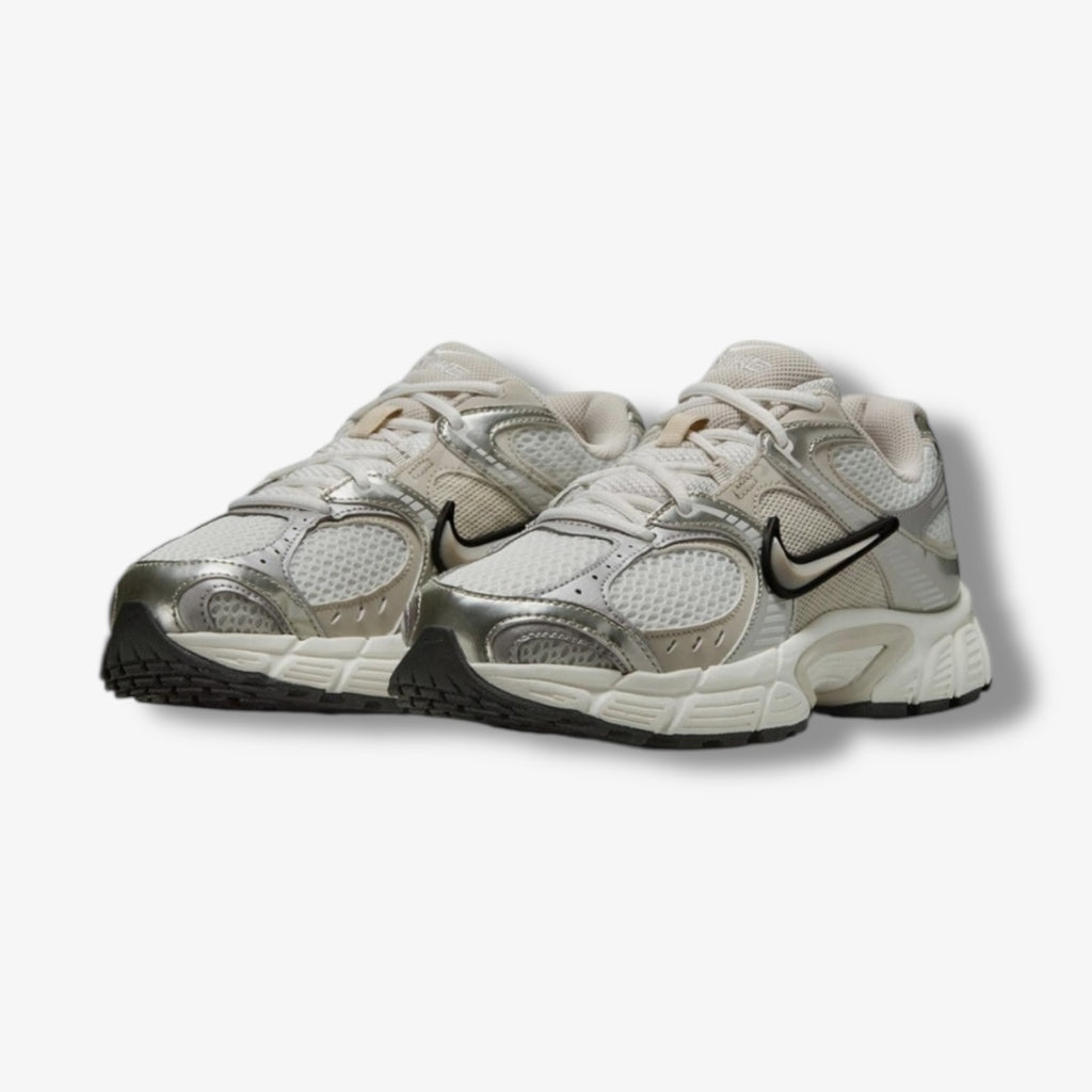 W Nike V5 RNR summit white orewood brn HQ7901-104 – Sneaker Junkies