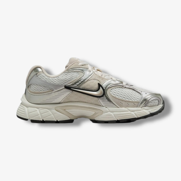 W Nike V5 RNR summit white orewood brn HQ7901-104 – Sneaker Junkies