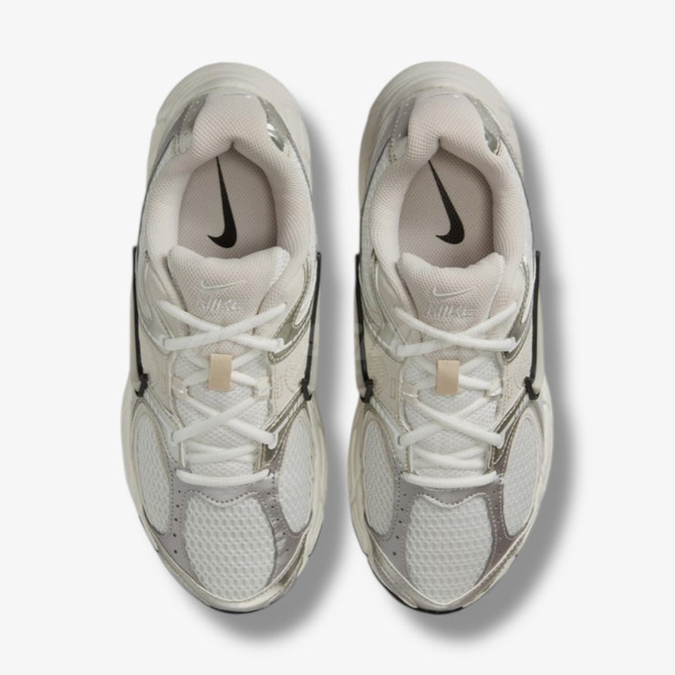 W Nike V5 RNR summit white orewood brn HQ7901-104 – Sneaker Junkies