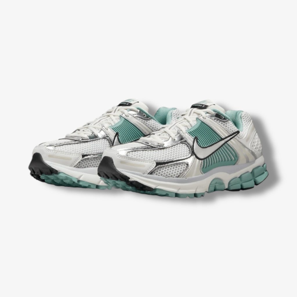 Women's Nike Zoom Vomero 5 Summit White Metallic Silver HF1877-101