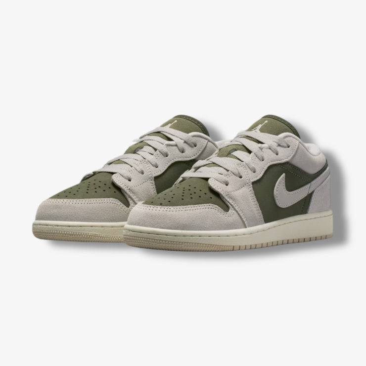 ナイキ　エアジョーダン1 LOW SE GS ミディアムオリーブ Air Jordan 1 Low SE GS medium olive orewood brown HV4396-201