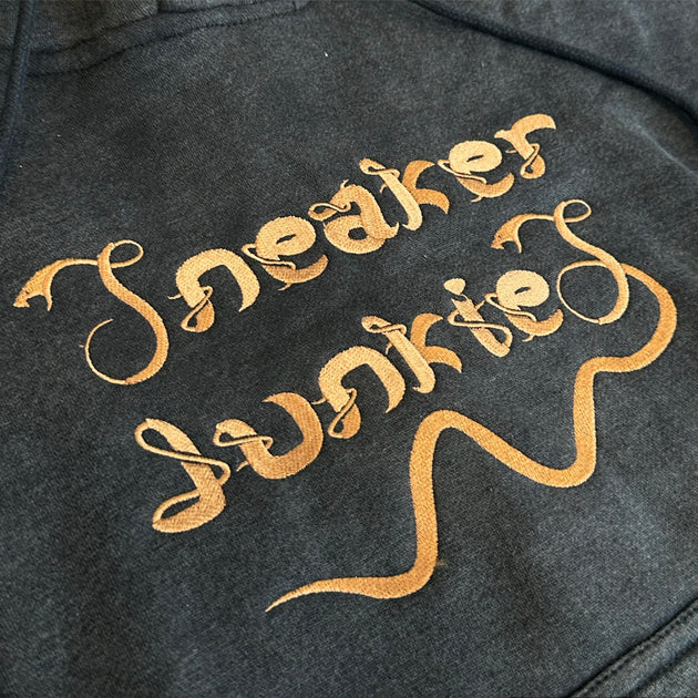 Sneaker junkies Snake Font Acid wash black – Sneaker Junkies