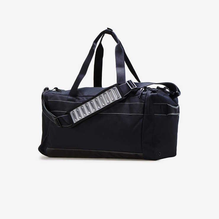 BLACK NIKE DUFFLE BAG in black