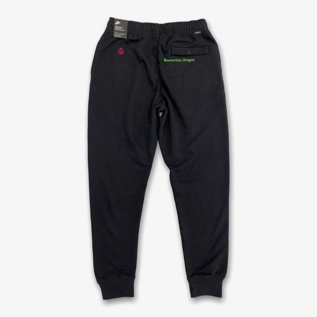 Nike World Tour Sweatpants Black DD0884-010 – Sneaker Junkies