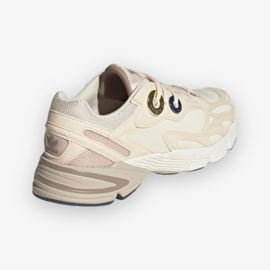 Women's Adidas Astir Ecru Tint Gold Metallic GX7046 – Sneaker Junkies