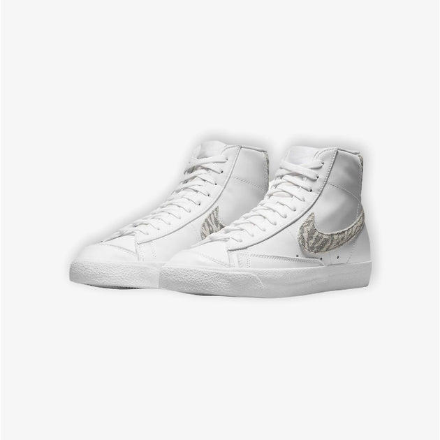 Women's Nike Blazer Mid '77 SE White Summit White DH9633101 Sneaker
