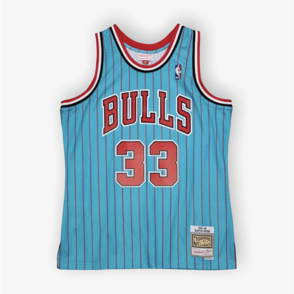 Mitchell & Ness NBA Swingman Jersey Bulls 1995 Scottie Pippen UNC Pins –  Sneaker Junkies