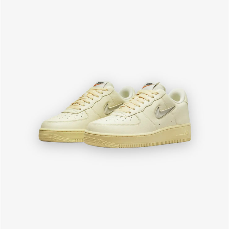 Women's Air Force 1 '07 LX Coconut Milk Light Bone DO9456-100