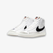 Nike Blazer Mid '77 VNTG white black BQ6806-100